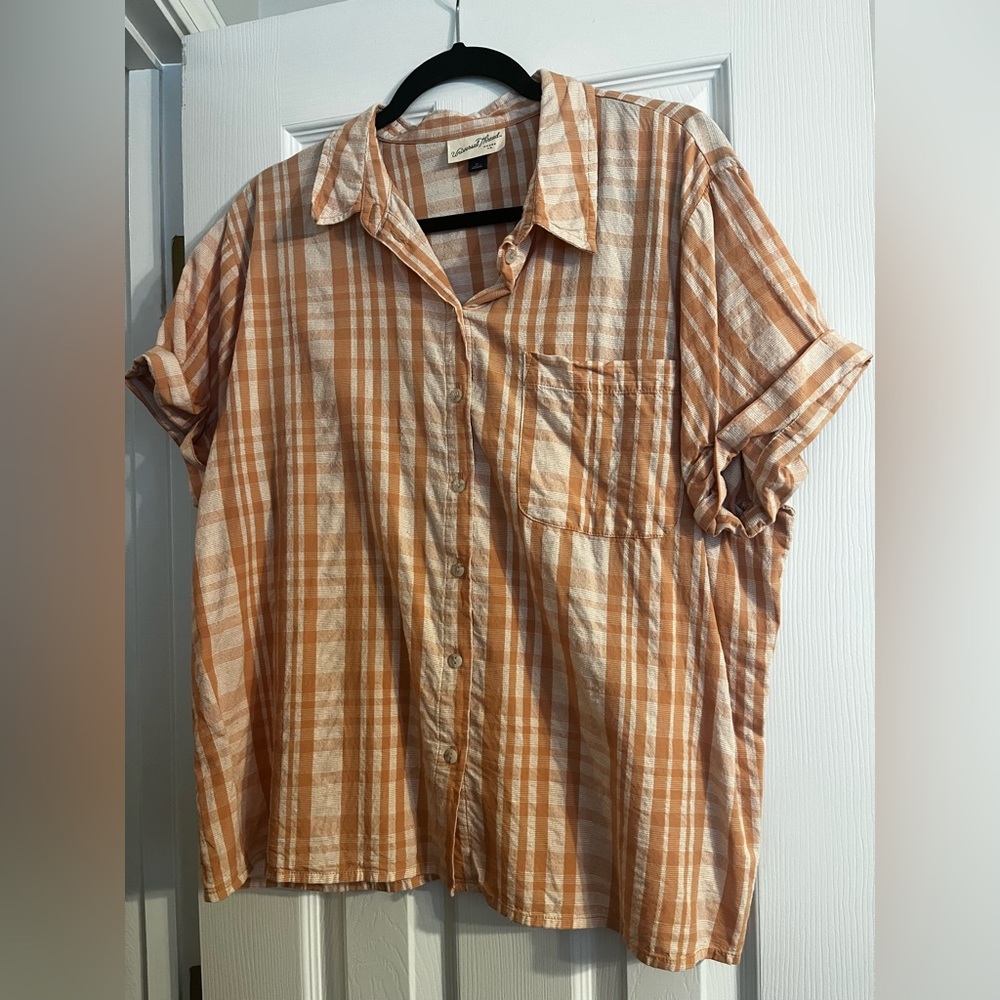 Universal Threads button up shirt